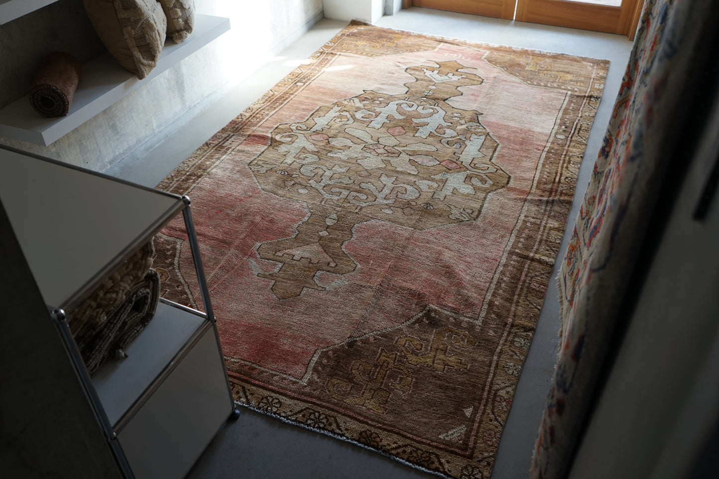 TURKEY OLD OUSHAK SALMON PINK 1970年代 286 × 162 cm No.TR25197