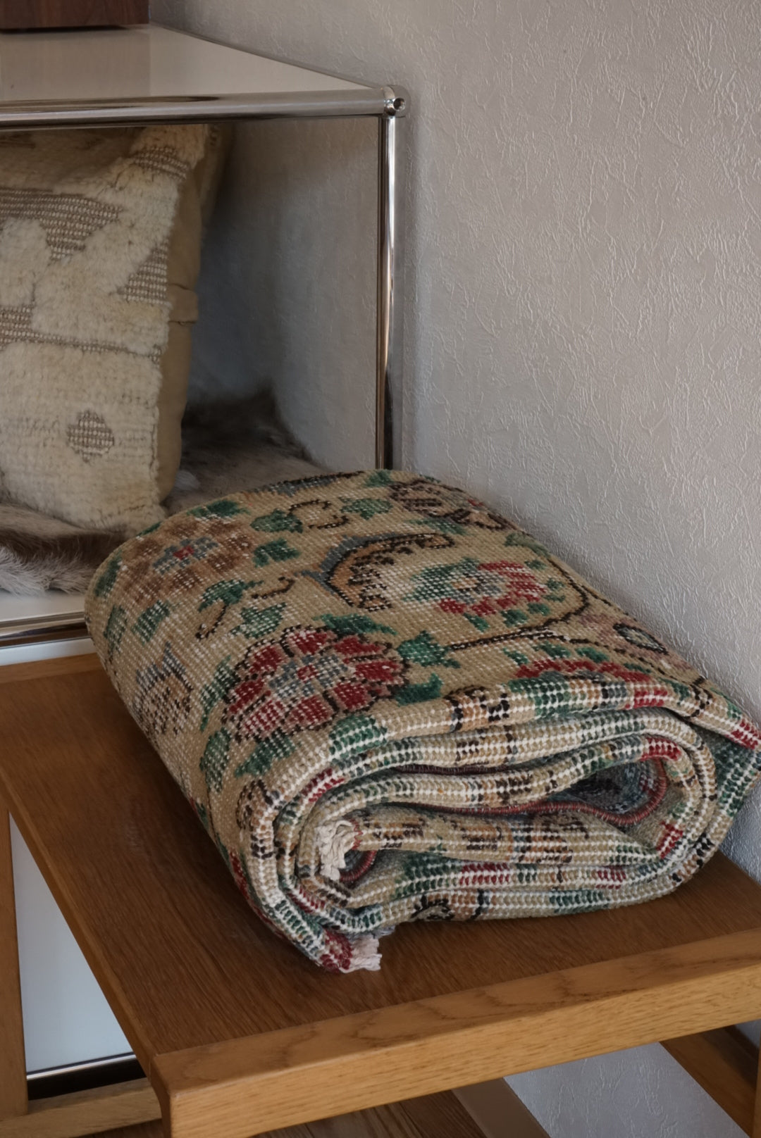 Türkiye Old Isparta Flower Beige 1970年代 175 × 108.5 cm No.TR25472