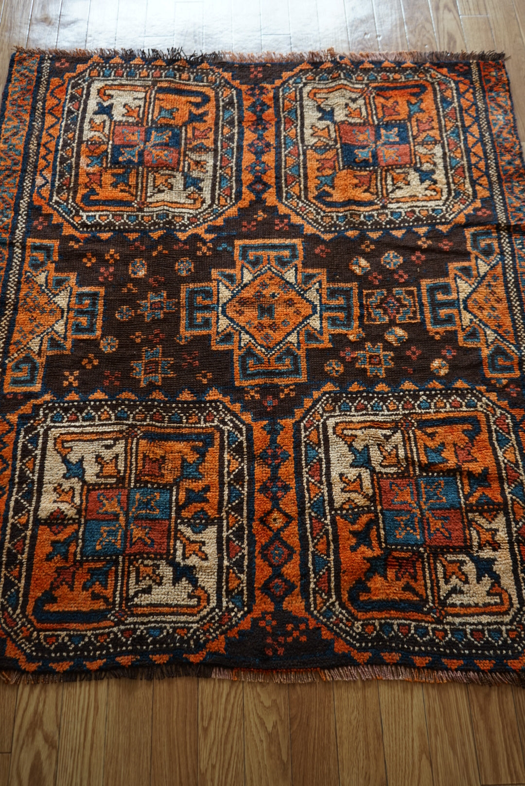 店頭販売 Iran Antique Shiraz Lori 1860年代 142 × 123 cm