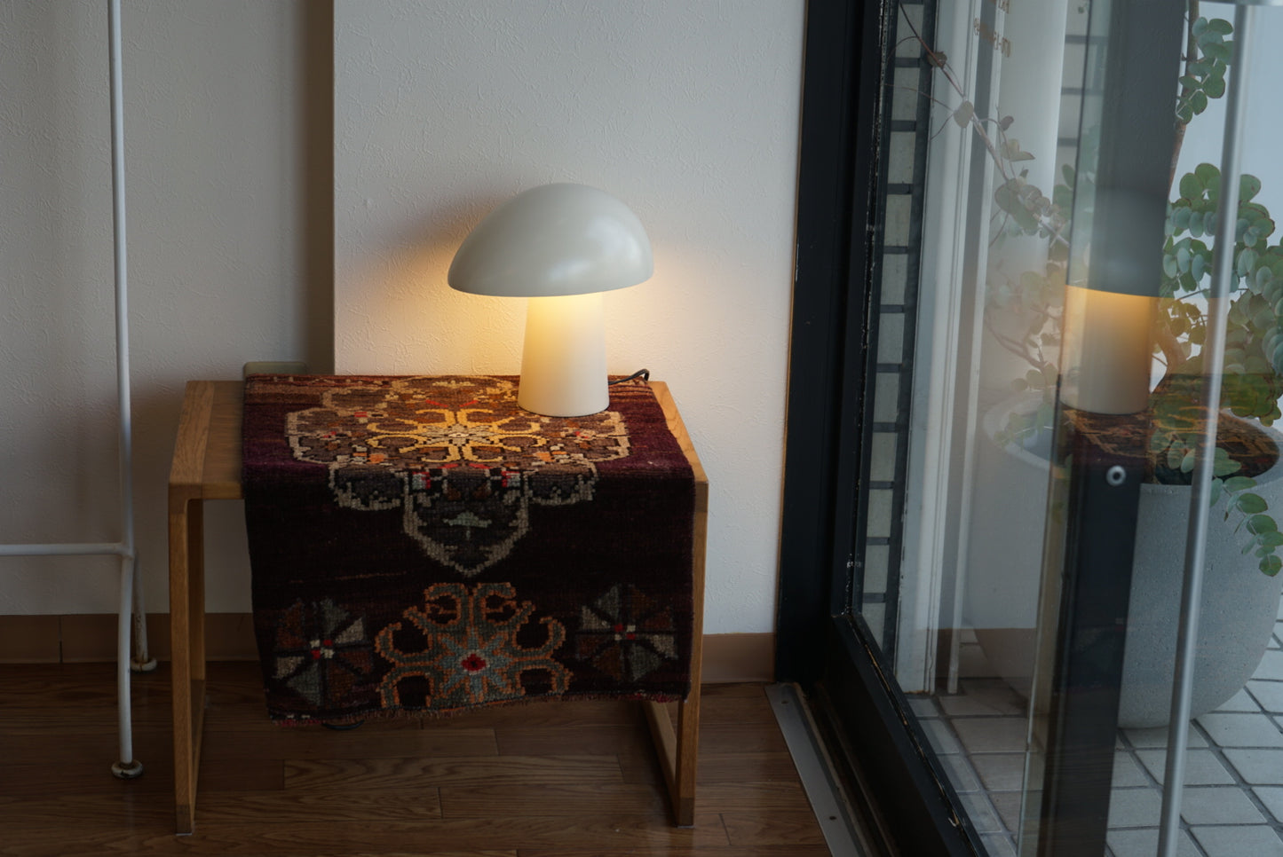 Türkiye Old Oushak Purple , Glay Medallion 1970年代 77 × 44 cm No.TR25420
