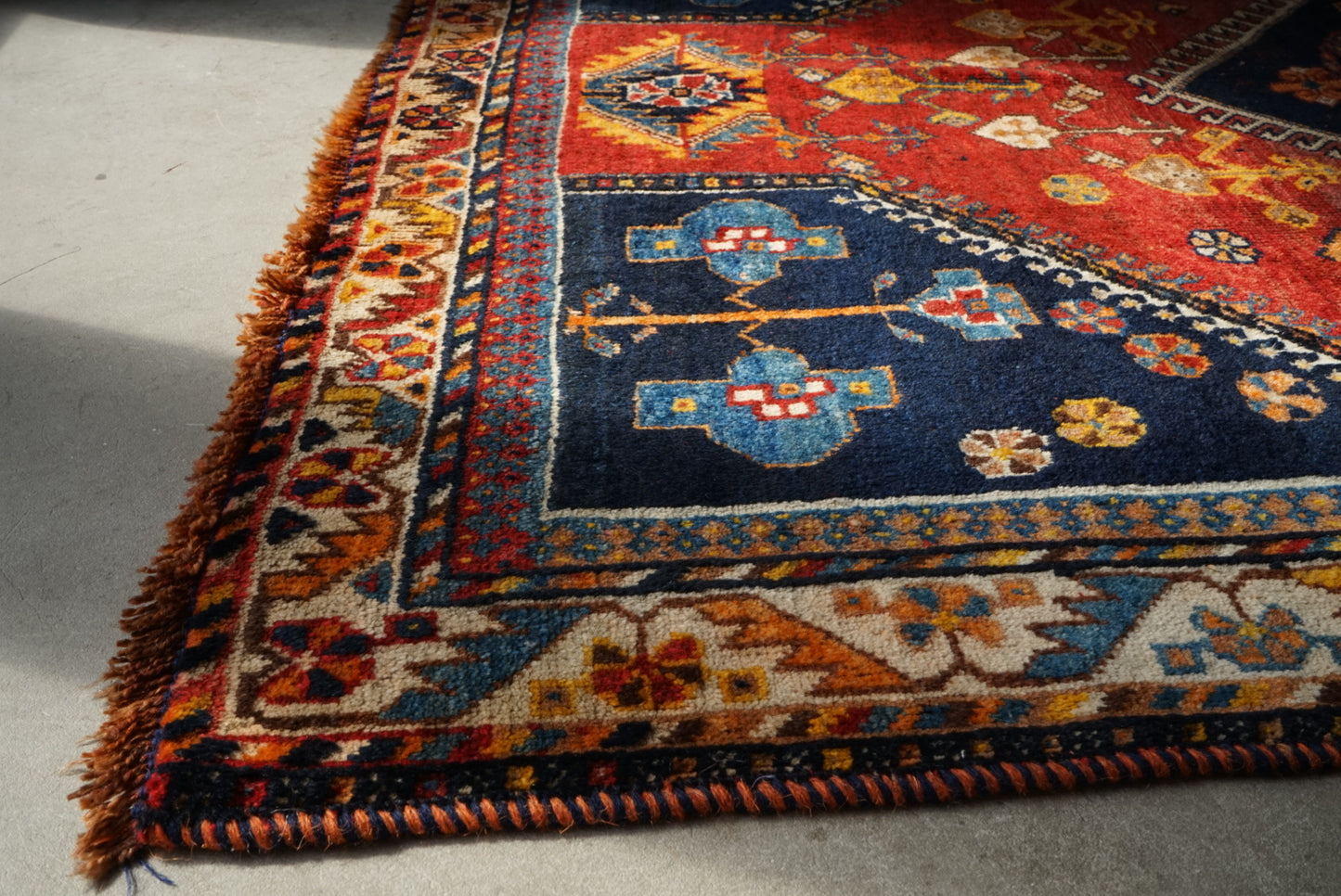 店頭販売 IRAN ANTIQUE QASHQAI BOLVALDI 1860年代 136 × 108 cm / 4'4" × 3'5" ft