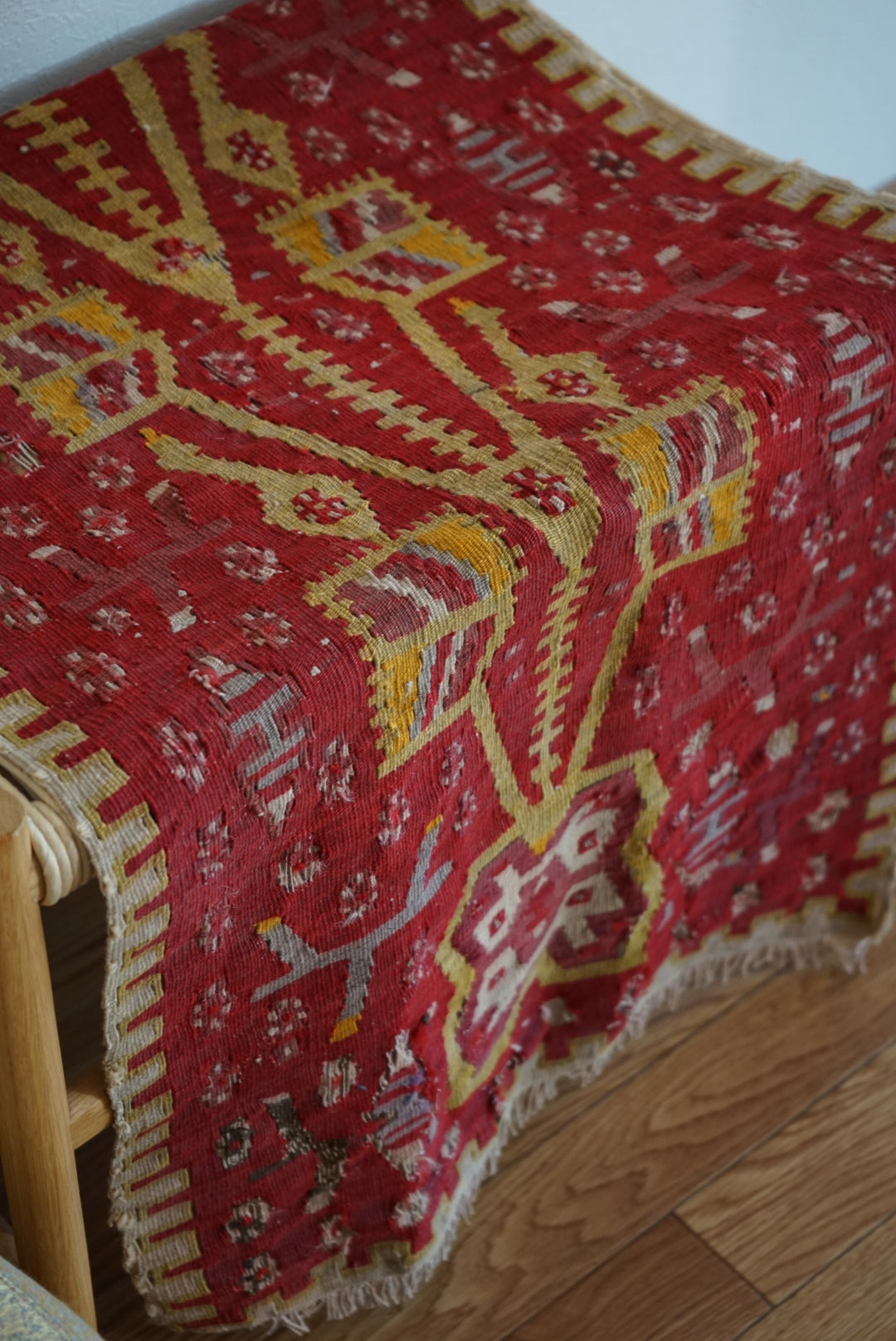 店頭販売 Tribal rug Türkiye Old Anatoria Kilim Tapestry Red , Yellow " Tree of life " 1960年代 111 × 53 cm No.TR25565 / 国内送料無料・羊毛手織りキリム