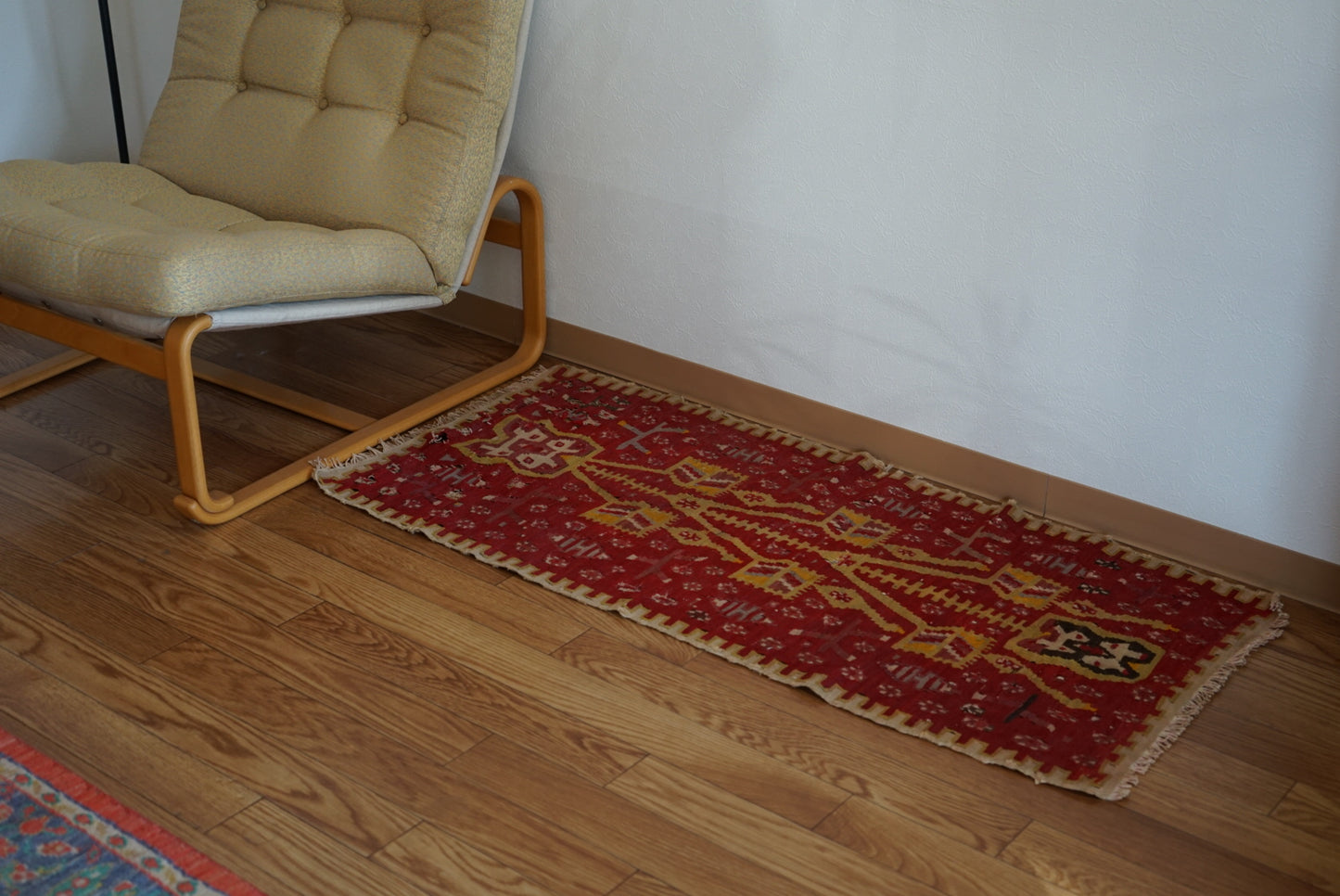 店頭販売 Tribal rug Türkiye Old Anatoria Kilim Tapestry Red , Yellow " Tree of life " 1960年代 111 × 53 cm No.TR25565 / 国内送料無料・羊毛手織りキリム