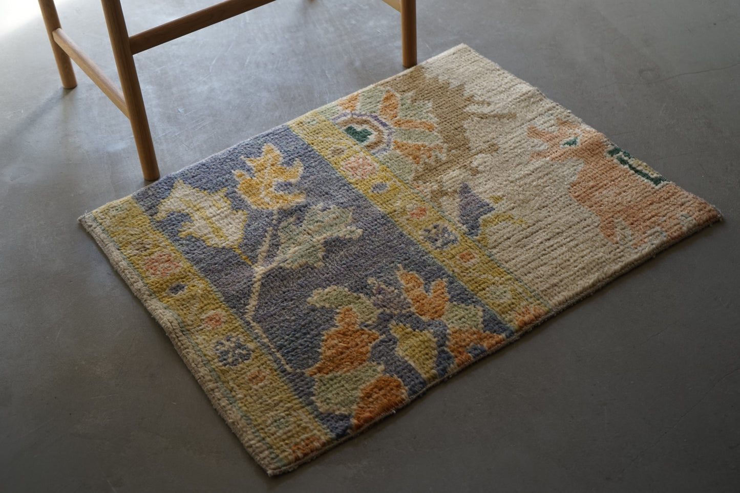 TURKEY VINTAGE SMALL RUG BEIGE FLOWER 85 × 66 cm No.TR25188
