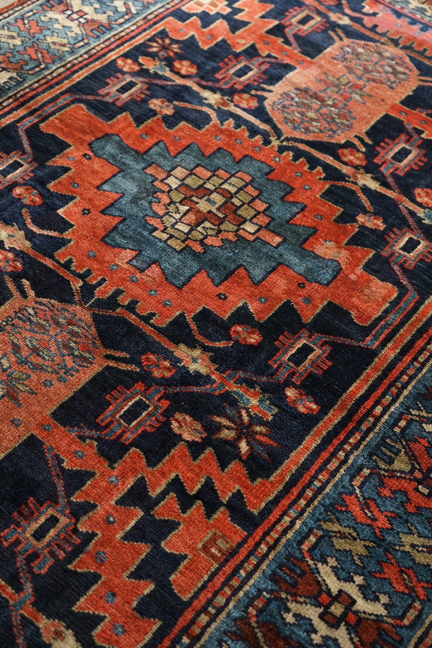 店頭販売 IRAN ANTIQUE BAKHTIARI 1820-1840年代 151 × 101 cm