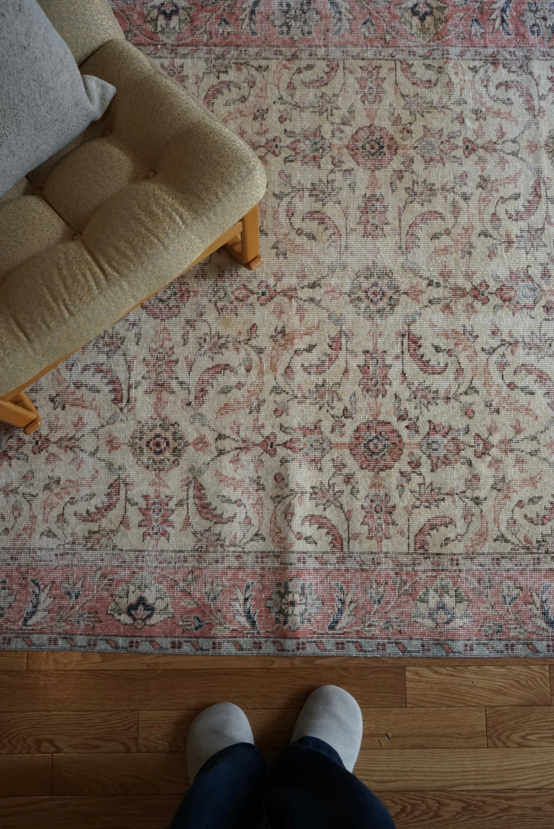 Türkiye Old Isparta Floral Pink , Beige 1970年代 250 × 154 cm No.TR25496 / 国内送料無料