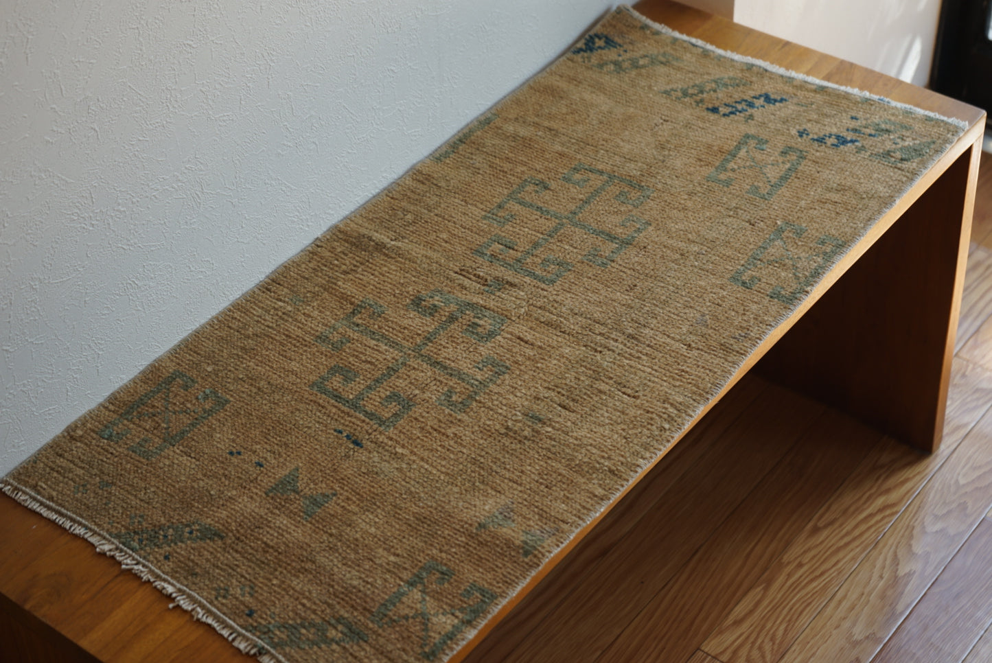 Türkiye Old Oushak Beige , Blue 1970年代 85 × 41 cm No.TR25406