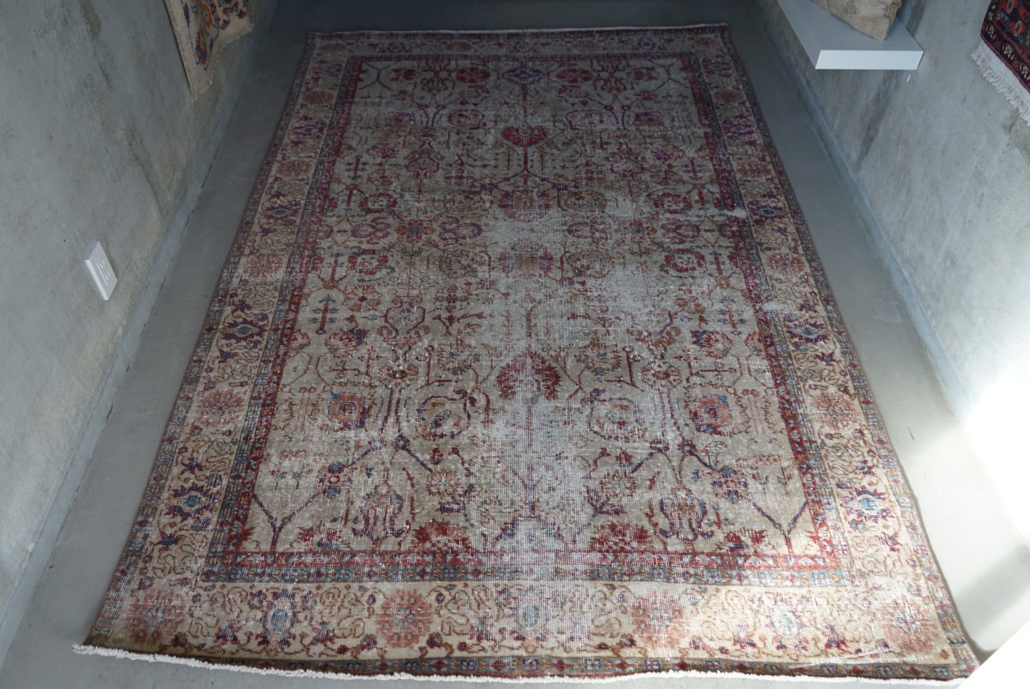 Türkiye Old Isparta Pink Beige 1970年代 250 × 162 cm No.TR25228