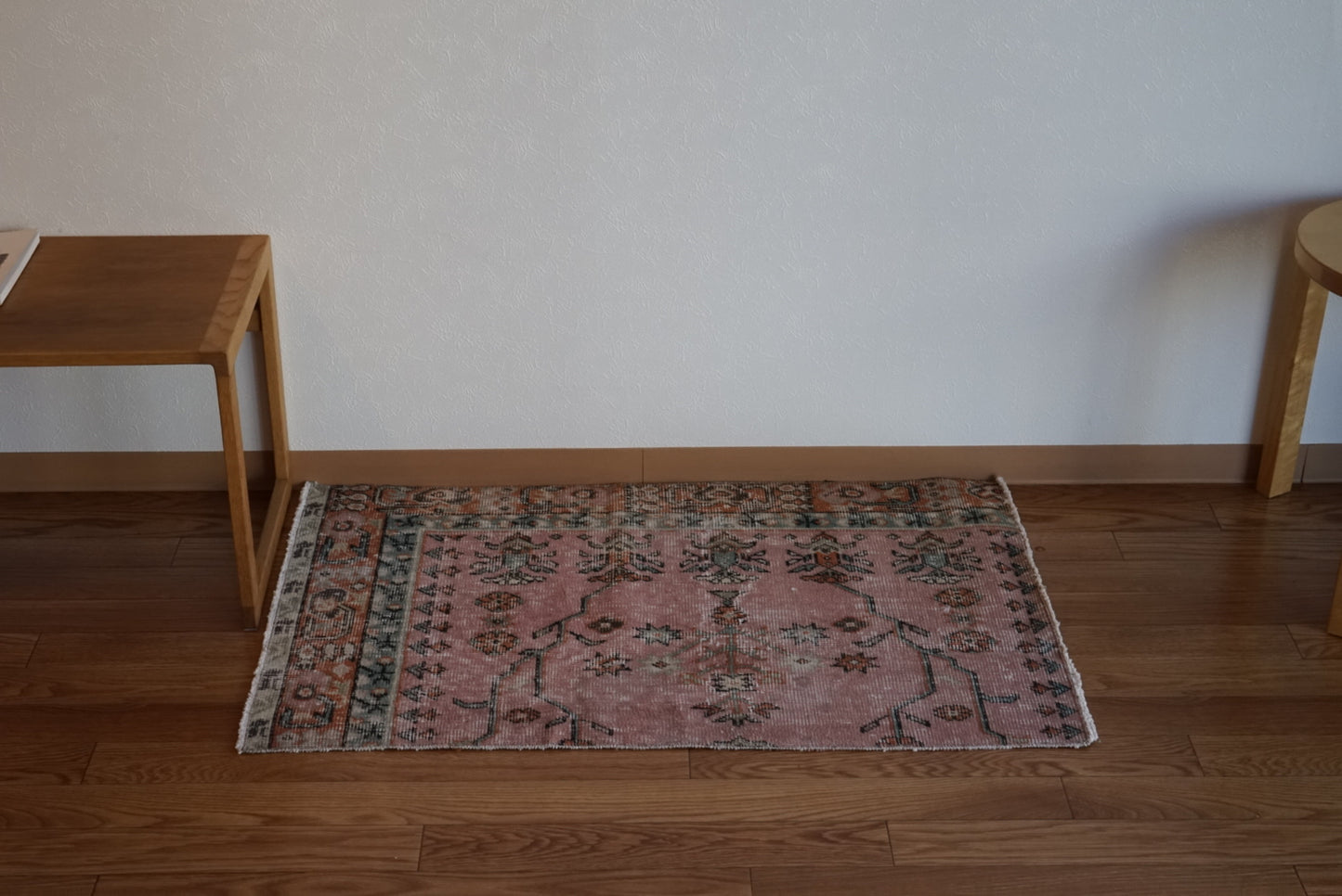 Türkiye Old Oushak Pink Flower 1970年代 95 × 60 cm No.TR25480 / 国内送料無料