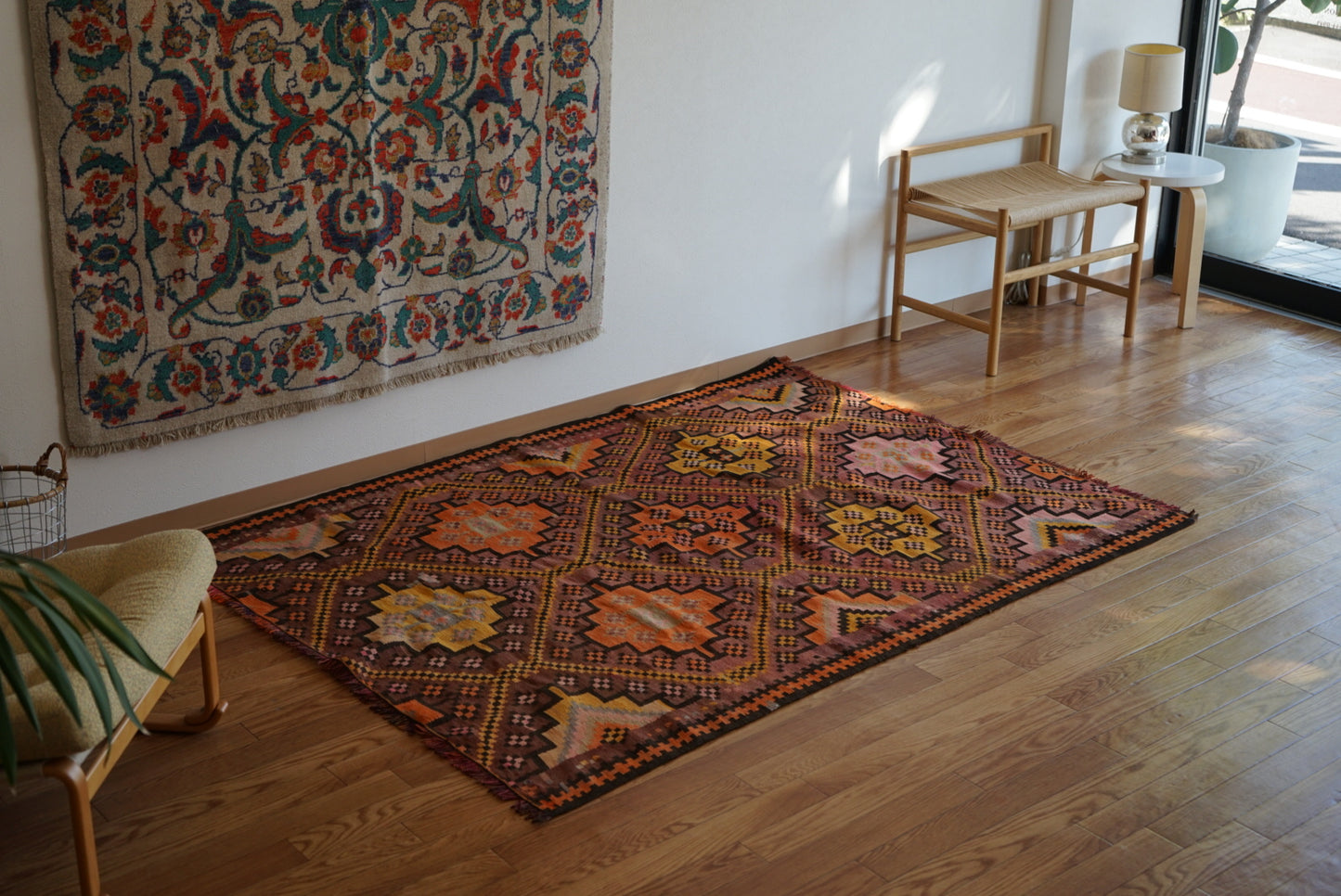 Türkiye Old Kilim Kars Tribal Design Purple 1970年代 180.5 × 135 cm No.TR25548 / 国内送料無料・羊毛手織りキリム