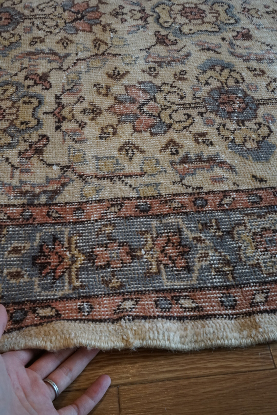 Türkiye Old Isparta Beige , Glay , Botanical 1970年代 176 × 119 cm No.TR25453