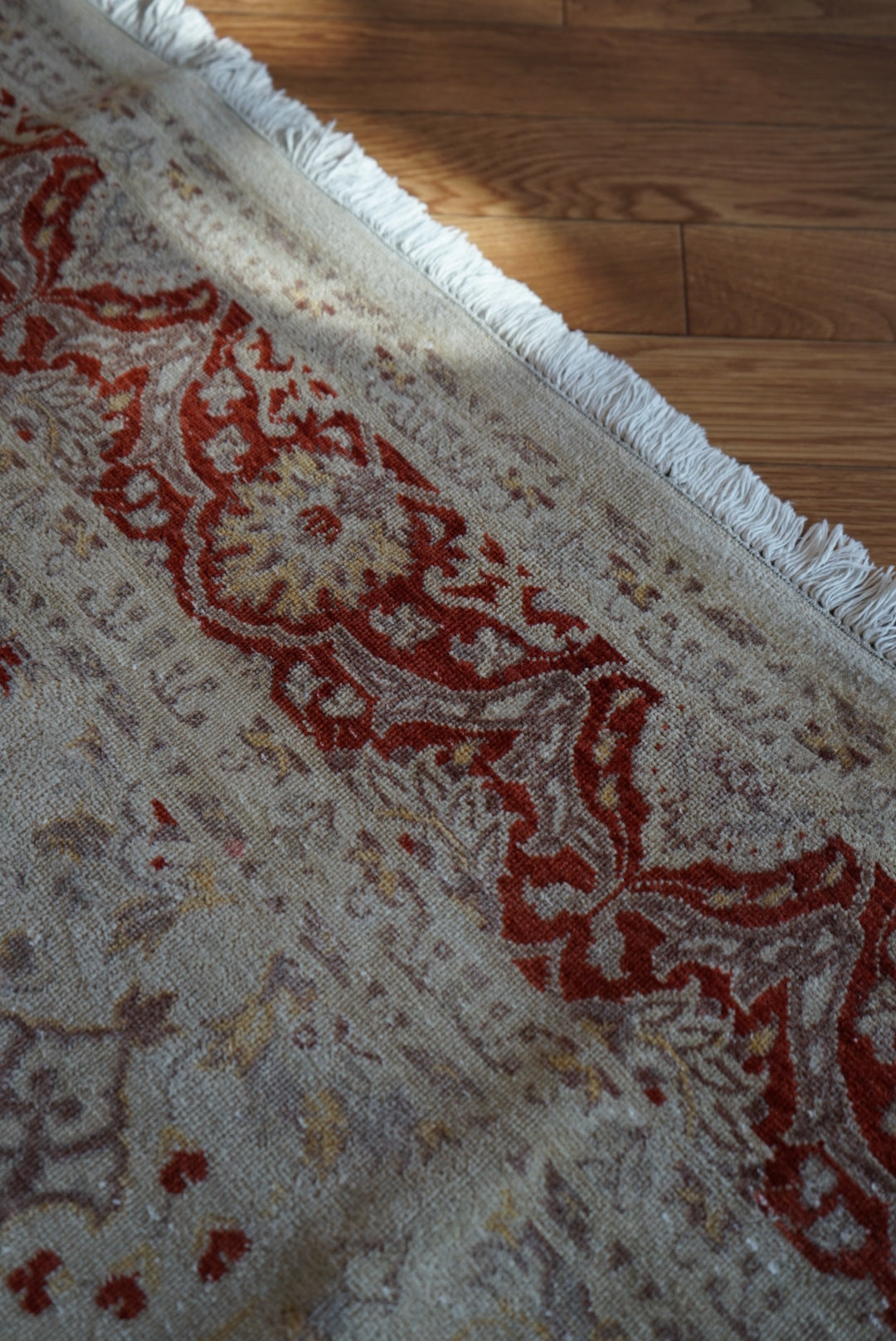 Türkiye Old Anatoria Beige , Red 1960年代 222 × 136 cm No.TR25551 / 国内送料無料・羊毛手織り絨毯