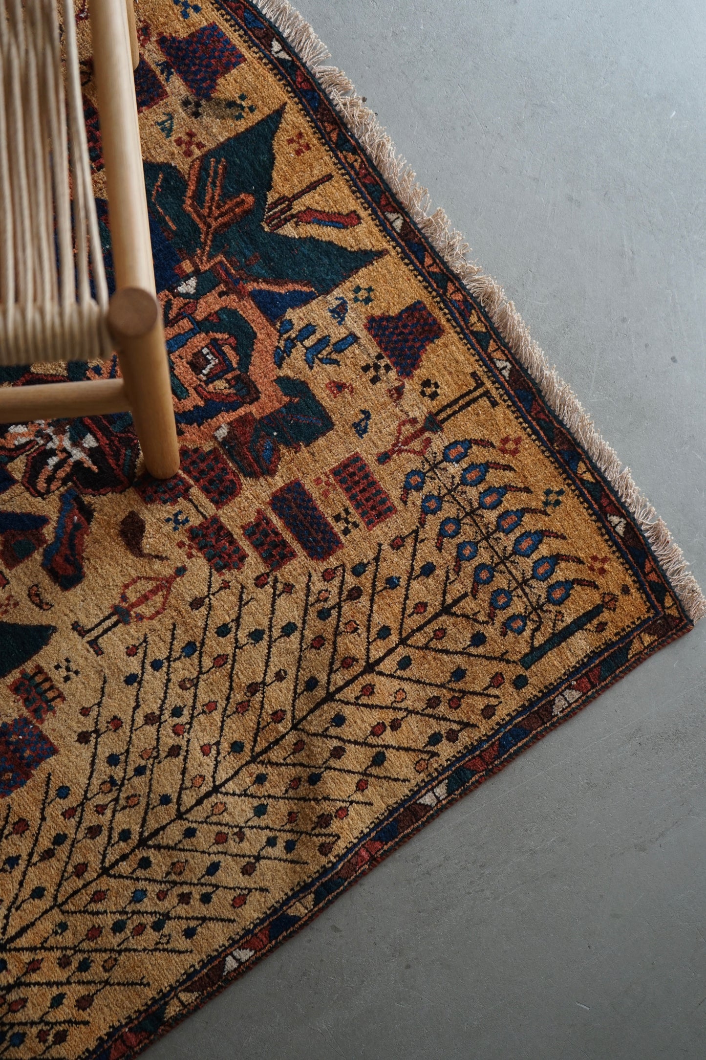 店頭販売 IRAN ANTIQUE QASHQAI SHIRAZ NEYRIZ 1770年代 114 × 129 cm