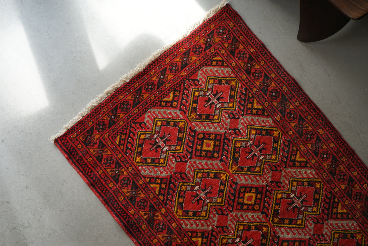 AFGHANISTAN VINTAGE TURKMEN 1980年代 130.5×75 cm