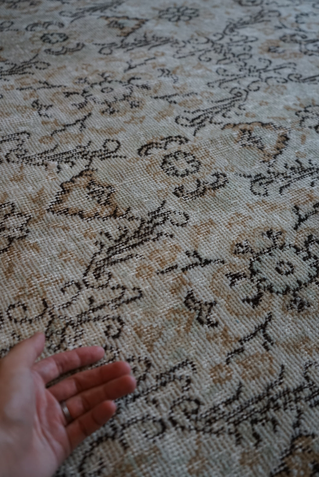 Türkiye Old Isparta Pale Blue , Gold Flower 1970年代 234 × 133 cm No.TR25516 / 国内送料無料・羊毛手織り絨毯