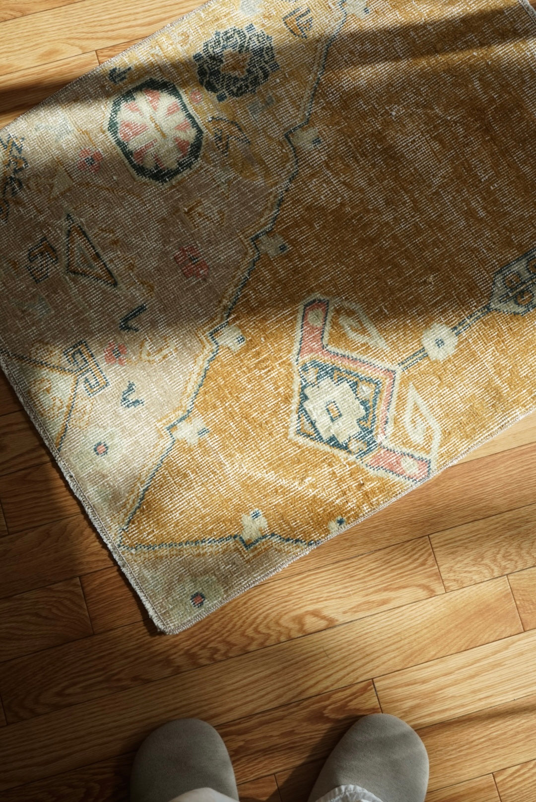 Türkiye Old Oushak Beige , Brass 1970年代 85 × 70 cm No.TR25479 / 国内送料無料