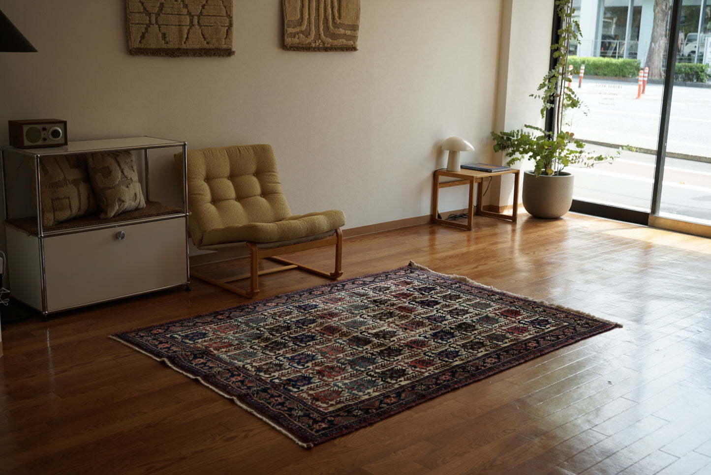 店頭販売 Iran Antique Afshar Pistachios 1860年代 183 × 135 cm