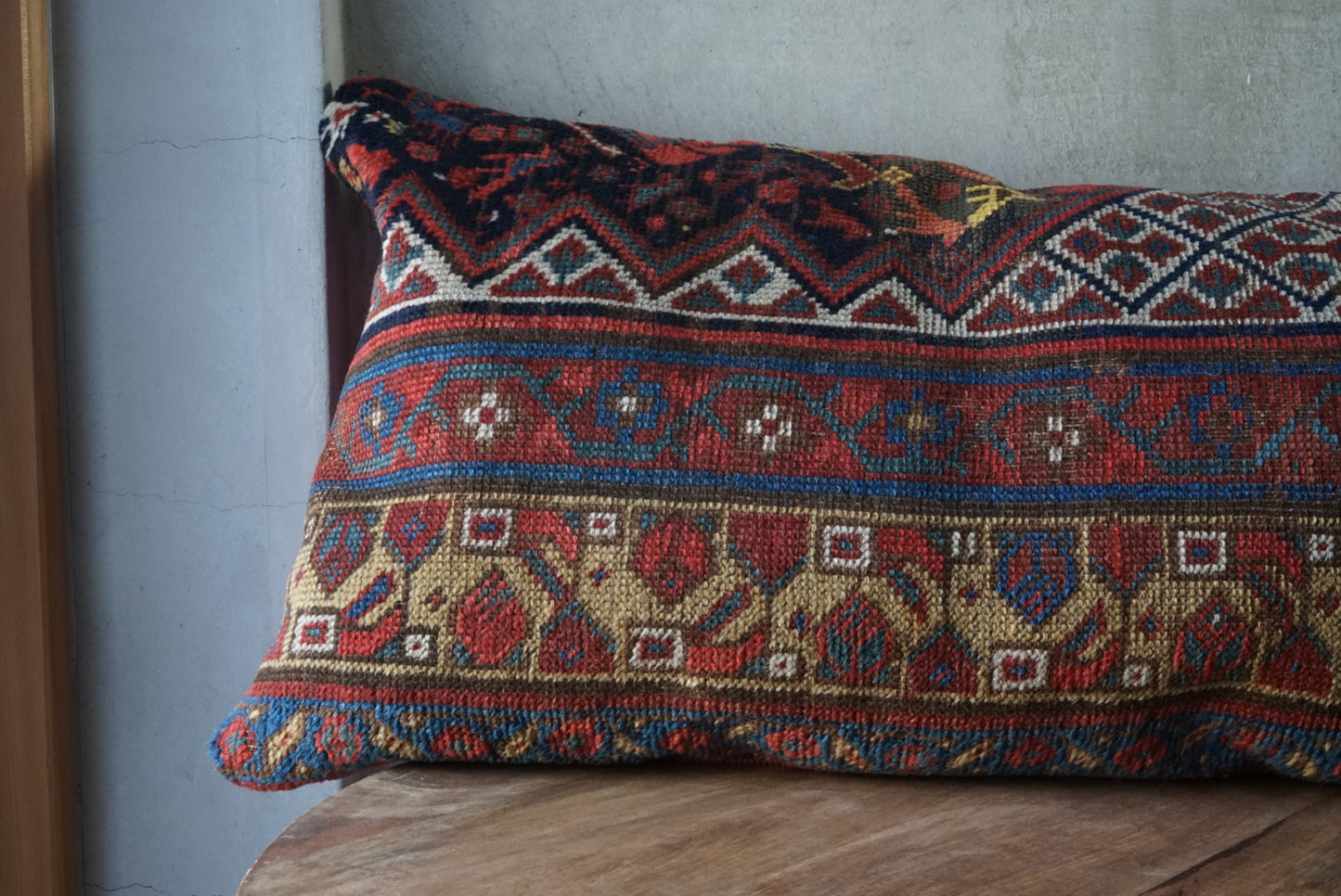 IRAN ANTIQUE SHIRAZ QASHQAI CUSHION COVER 1840年代 84 × 40 cm