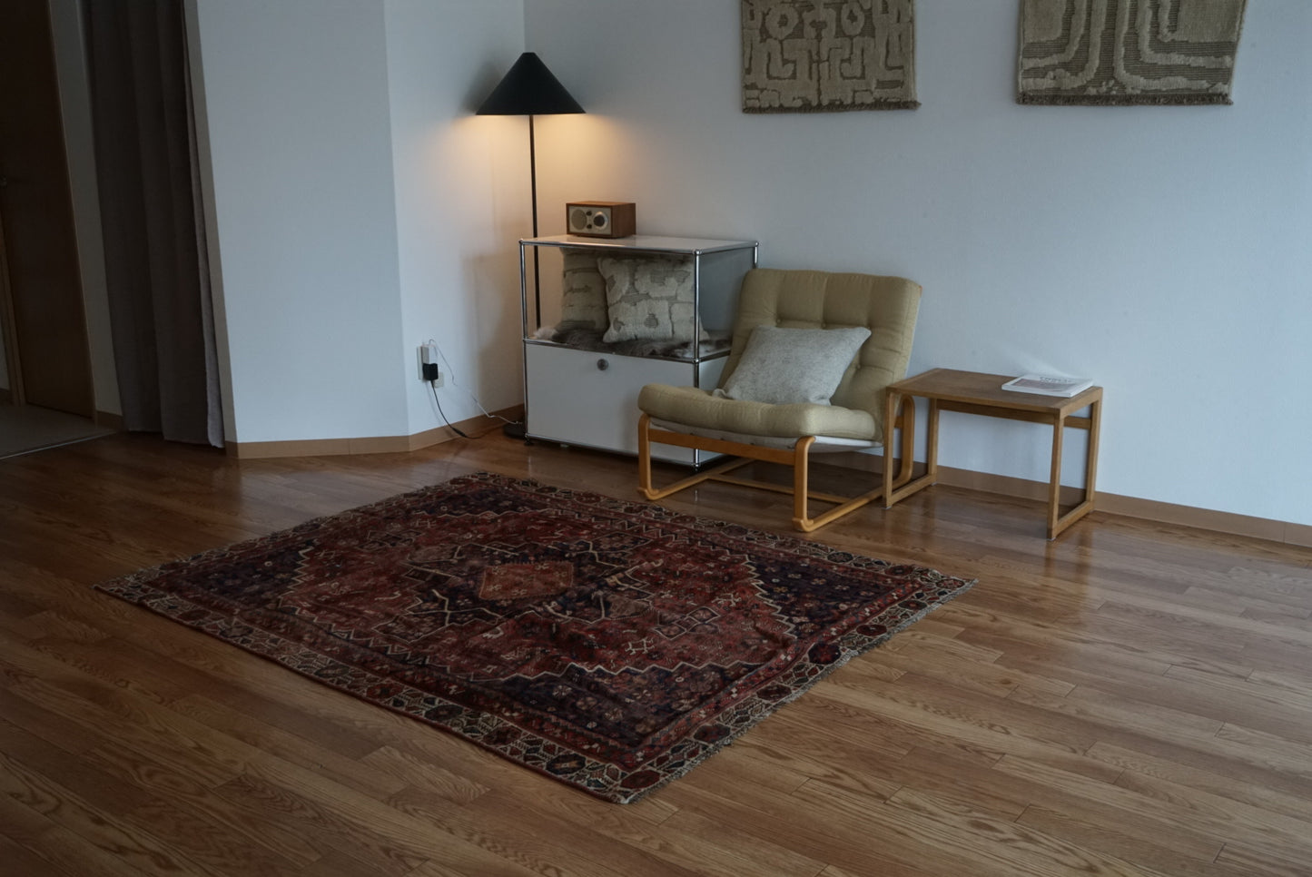 店頭販売 Afghanistan Old Persia Design 1930年代 179.5 × 140.5 cm  No.AF2535 / 国内送料無料・羊毛手織り絨毯