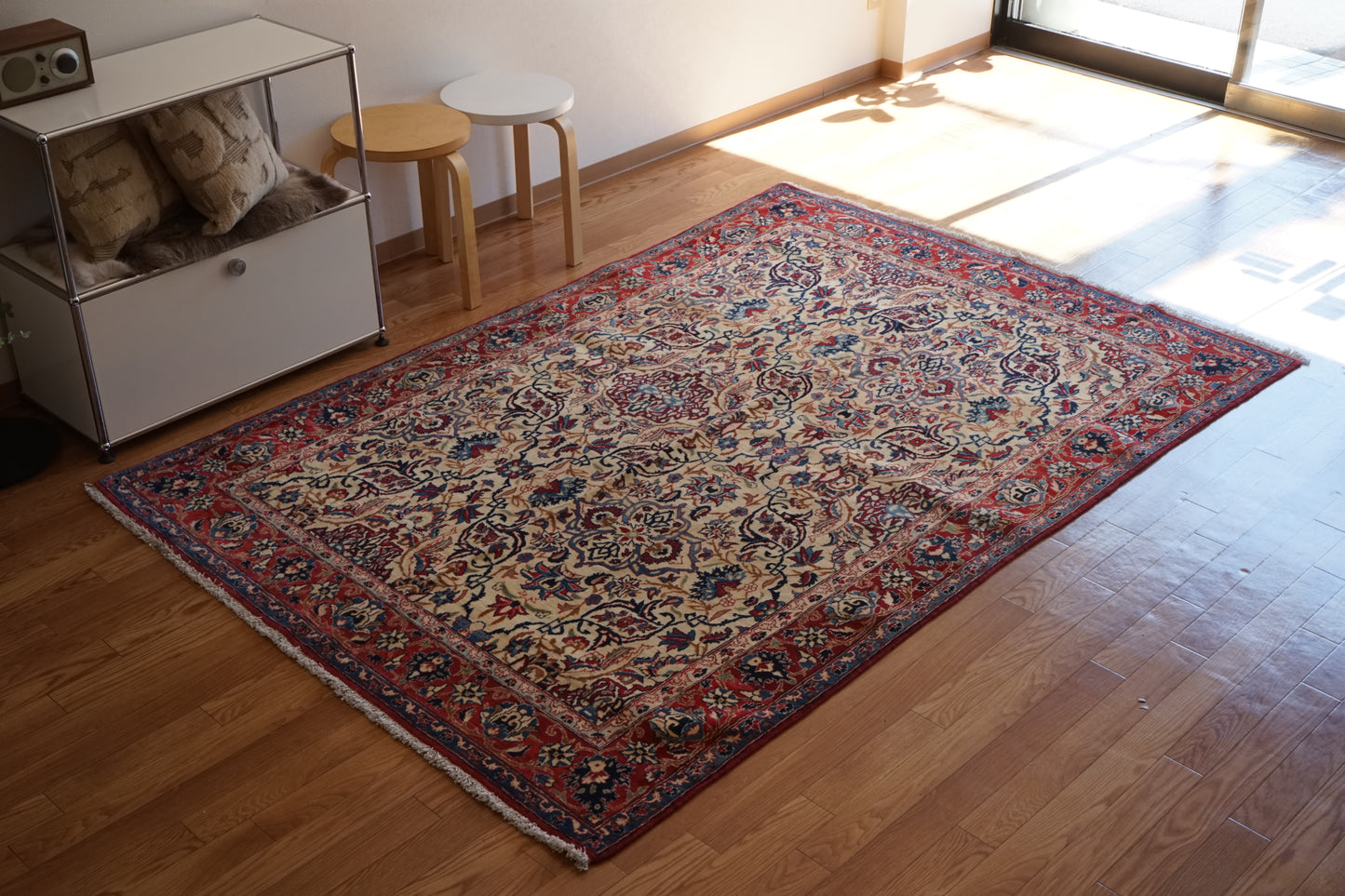 店頭販売 Iran Antique Esfahan 1840年代 231 × 157 cm / 国内送料無料・羊毛手織り絨毯