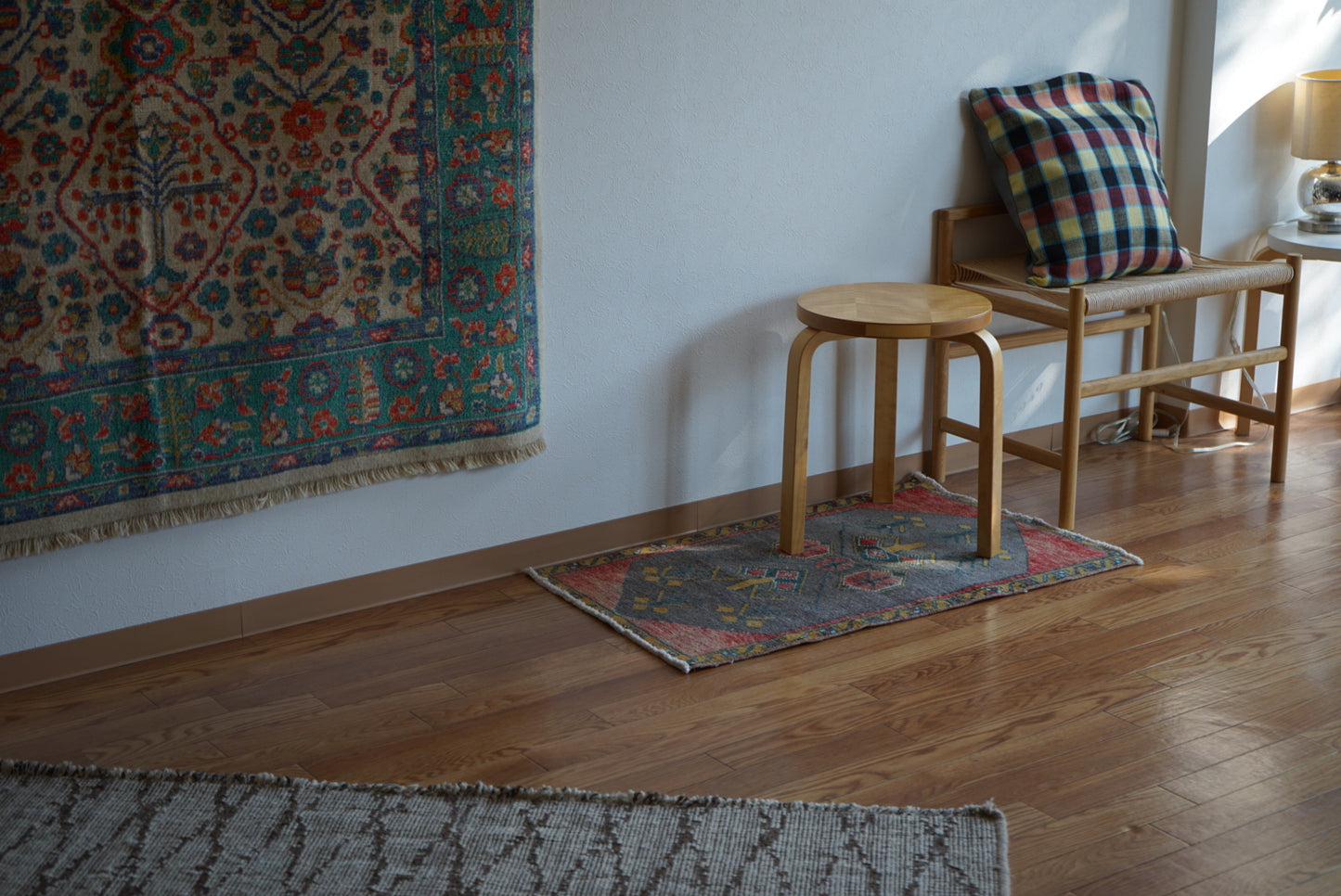 Türkiye Old Oushak Red , Glay Flower 1970年代 91 × 56 cm No.TR25539 / 国内送料無料・羊毛手織り絨毯