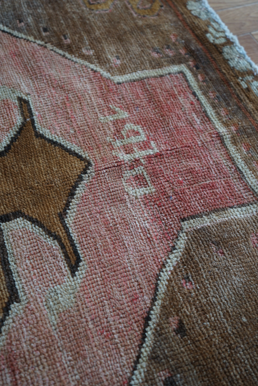 TURKEY OLD OUSHAK SALMON PINK 1970年代 286 × 162 cm No.TR25197