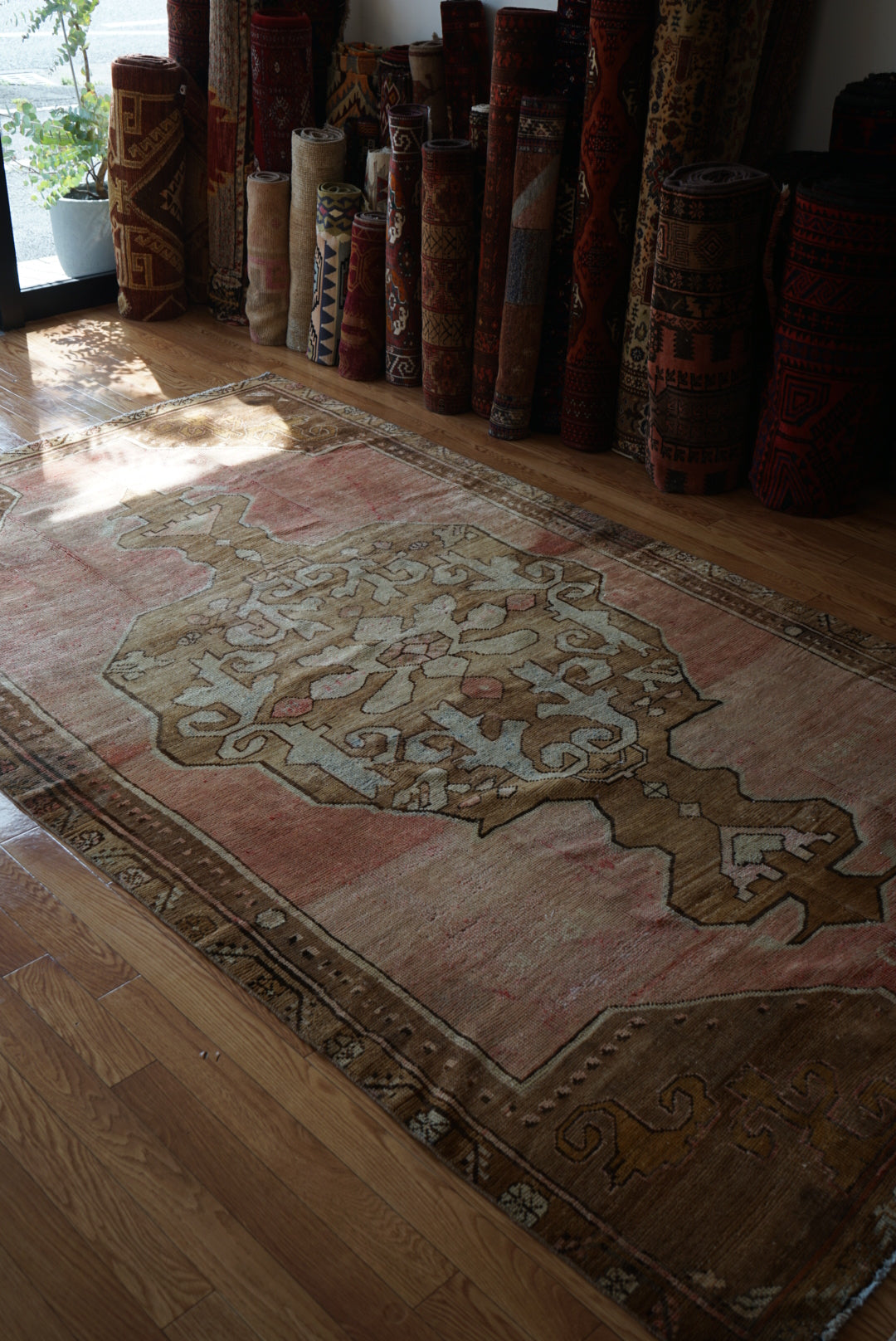 TURKEY OLD OUSHAK SALMON PINK 1970年代 286 × 162 cm No.TR25197