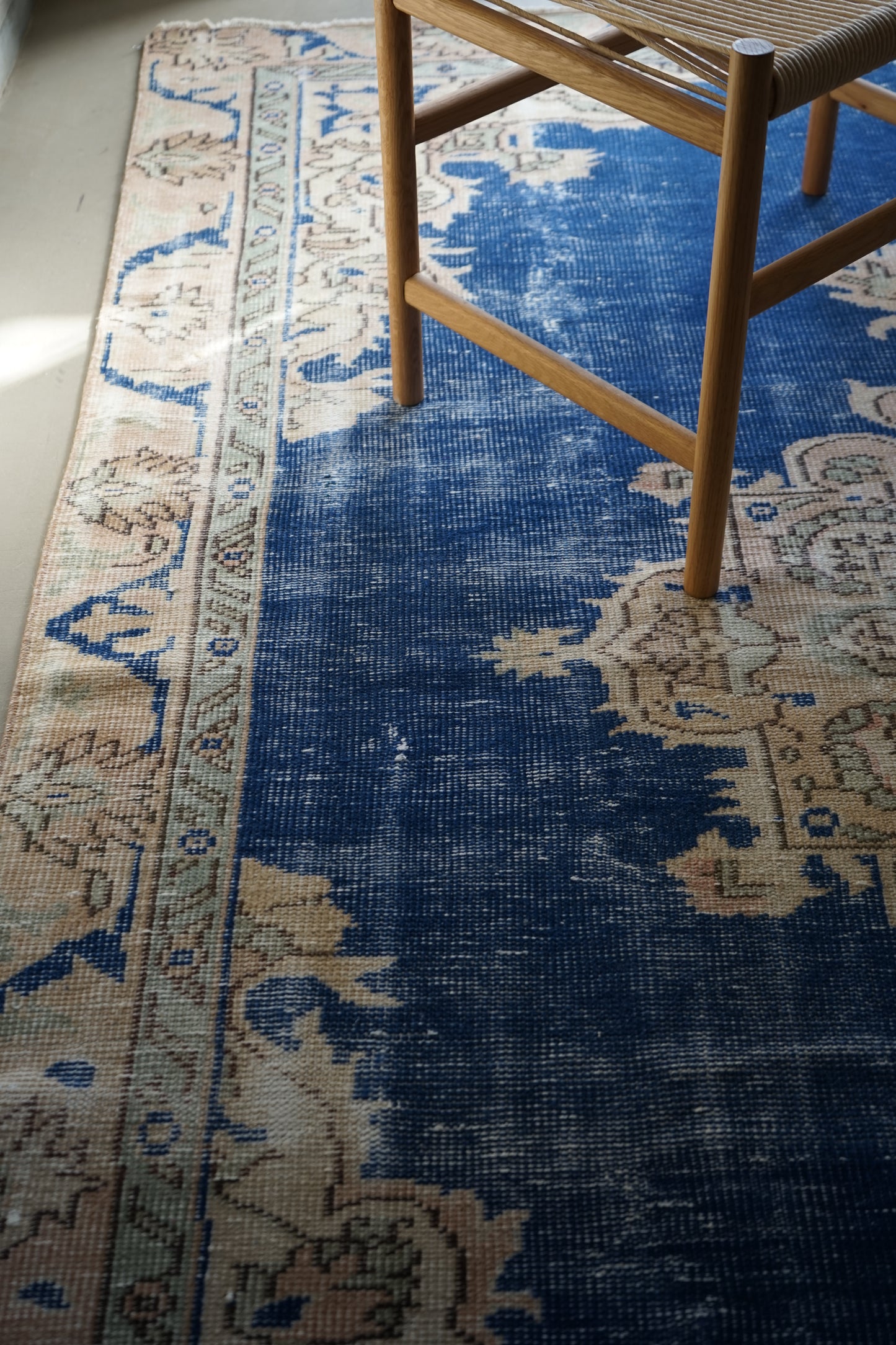 TURKEY OLD ISPARTA BLUE 1970年代 236 × 163 cm No.TR25205