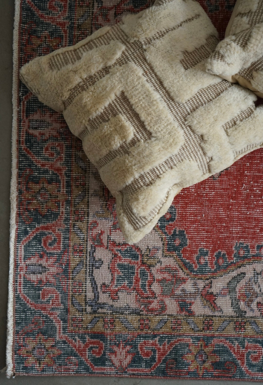 TURKEY OLD ISPARTA RED 1970年代 198 × 109 cm No.TR25143