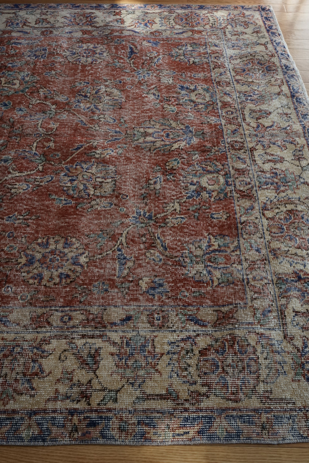 Türkiye Old Isparta Red , Blue Flower Medallion 1970年代 272.5 × 176.5 cm No.TR25508 / 国内送料無料・羊毛手織り絨毯