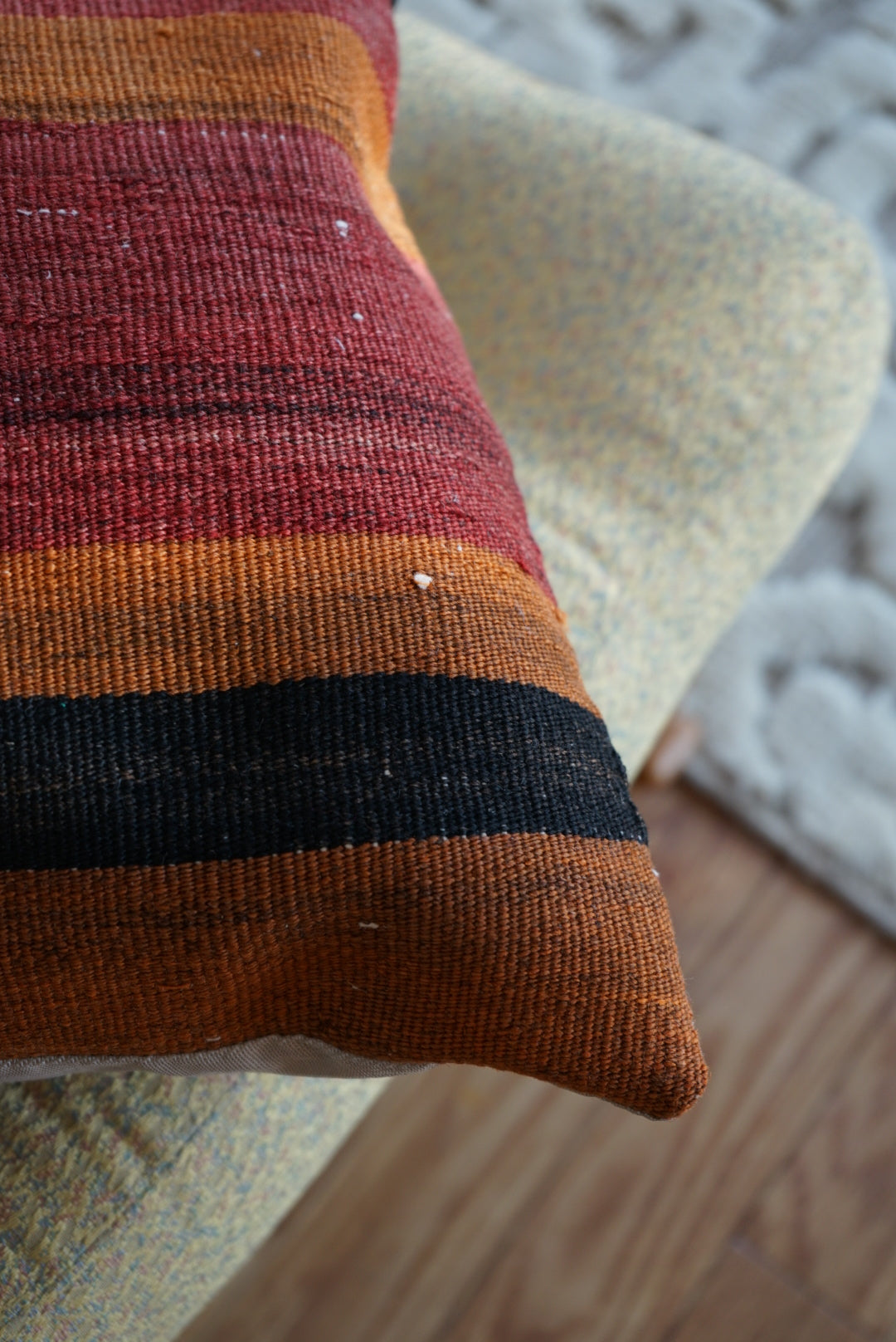Türkiye Old Kilim Cushion Cover Red , Orange , Black Stripe Design 50 × 50 cm No.TR25561 / 送料無料・羊毛手織りキリム