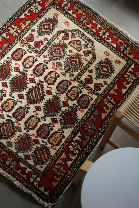 Türkiye Old Anatolia Kid's Prayer rug "Armond" 1960年代 92 × 78 cm No.TR25322