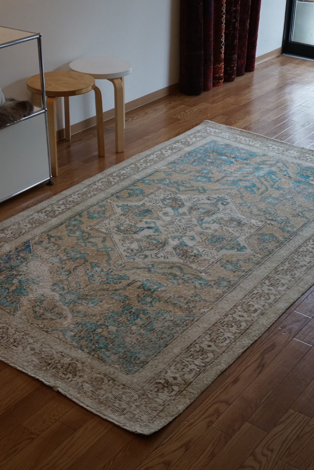 Türkiye Old Oushak Beige , Blue , Medallion 1960年代 227 × 132cm No.TR25454