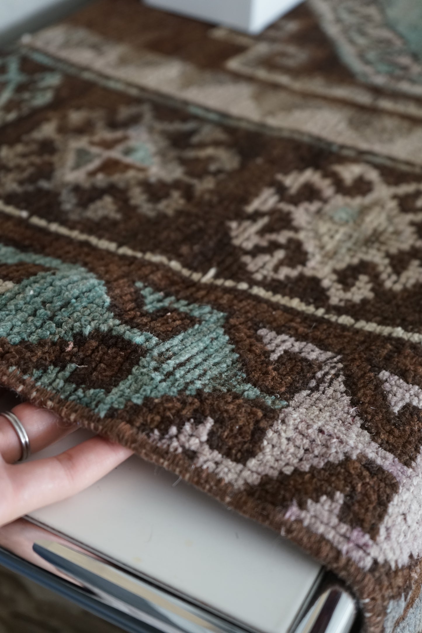 TURKEY VINTAGE SMALL BROWN RUG 93.5 × 70 cm No.TR25167