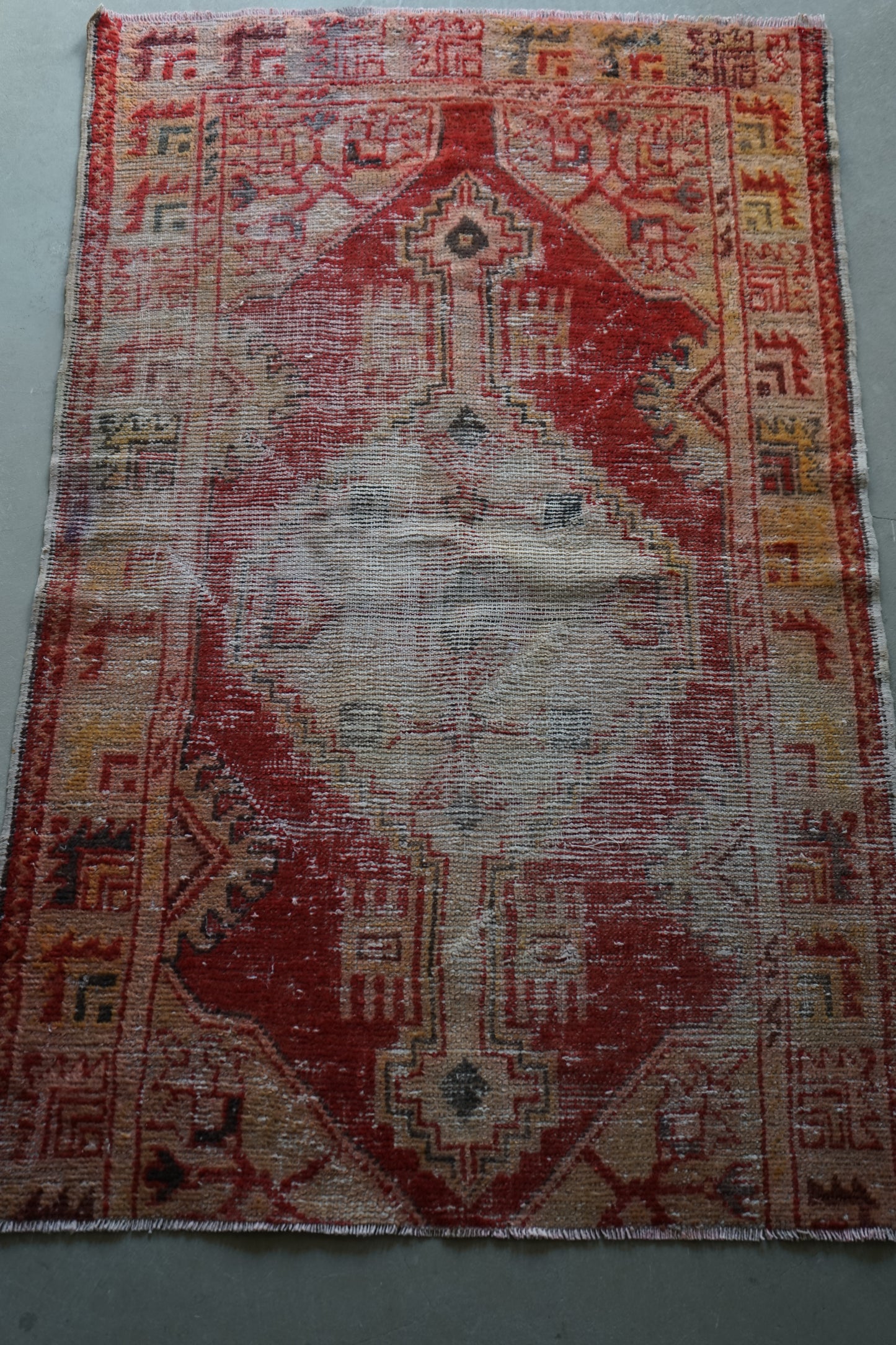 TURKEY VINTAGE SMALL RUG ANATORIA RED 114 × 94 cm No.TR25189