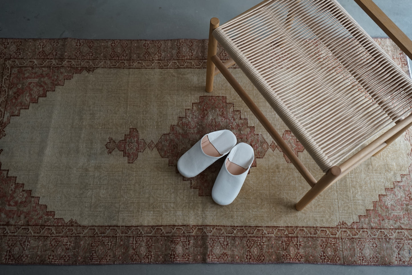 TURKEY OLD ISPARTA BEIGE MEDALION 1970年代 172 × 92 cm No.TR25200