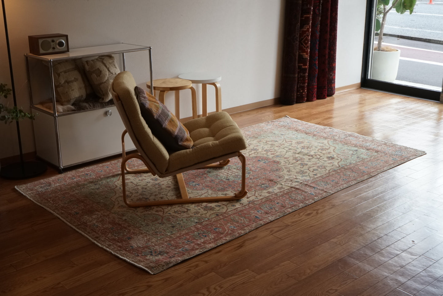 Türkiye Old Isparta Beige , Red , Green Medallion 1960年代 244 × 142 cm No.TR25455