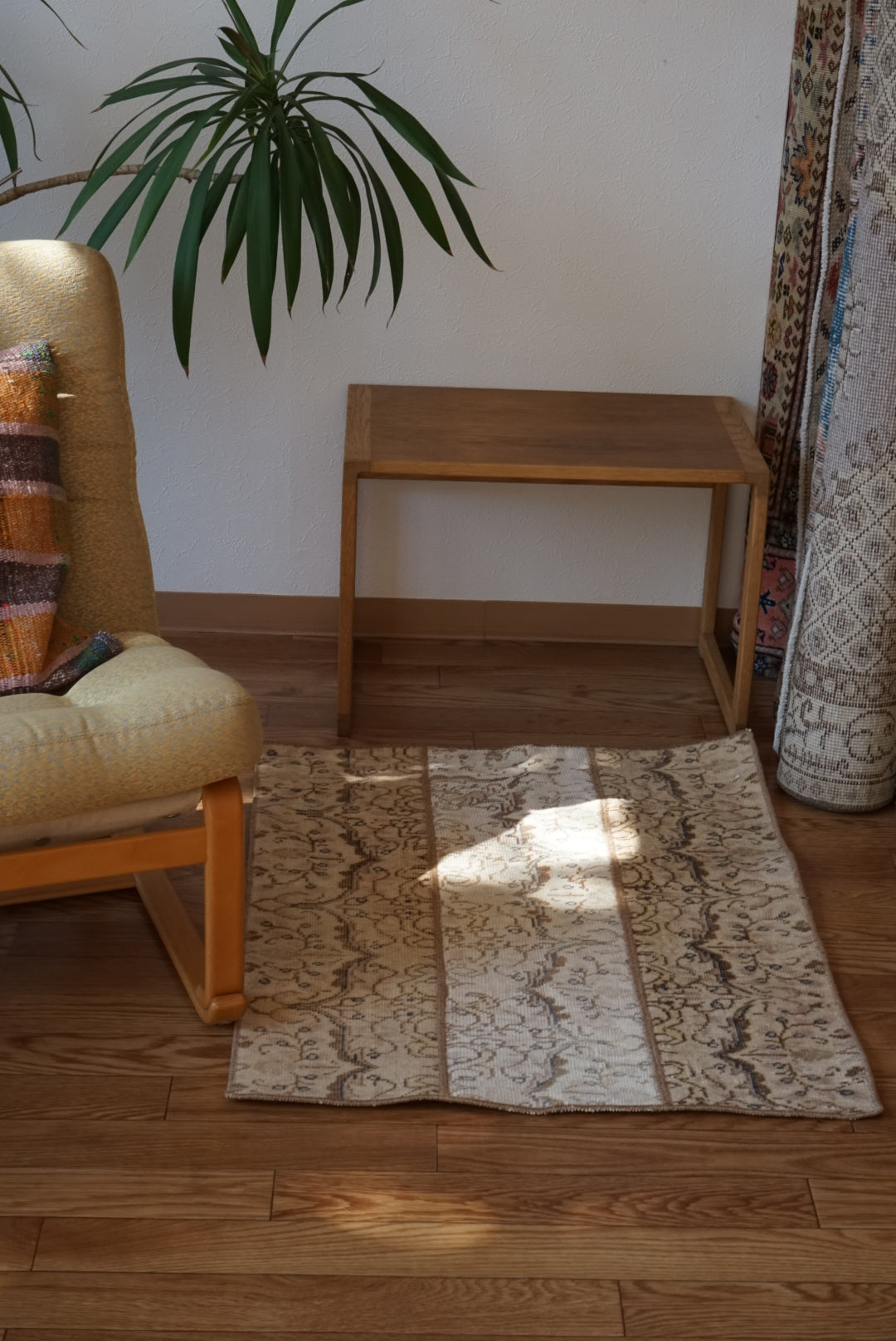 Türkiye Old Oushak Patchwork Beige , Ivory 1970年代 80.5 × 63 cm No.TR25467