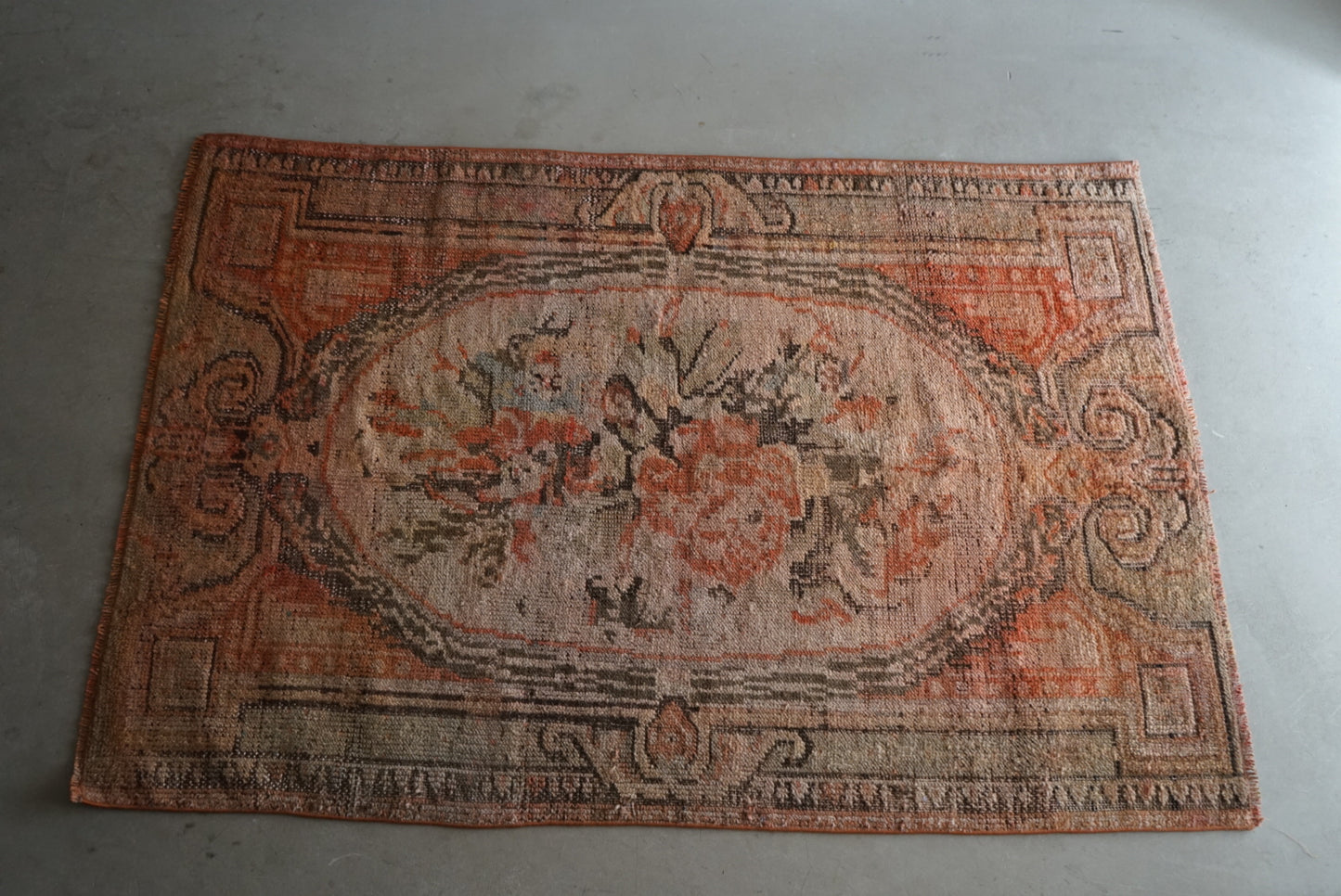 TURKEY OLD ISPARTA ROSE FLOWER 1950-1960年代 161 × 107.5 cm No.TR25129