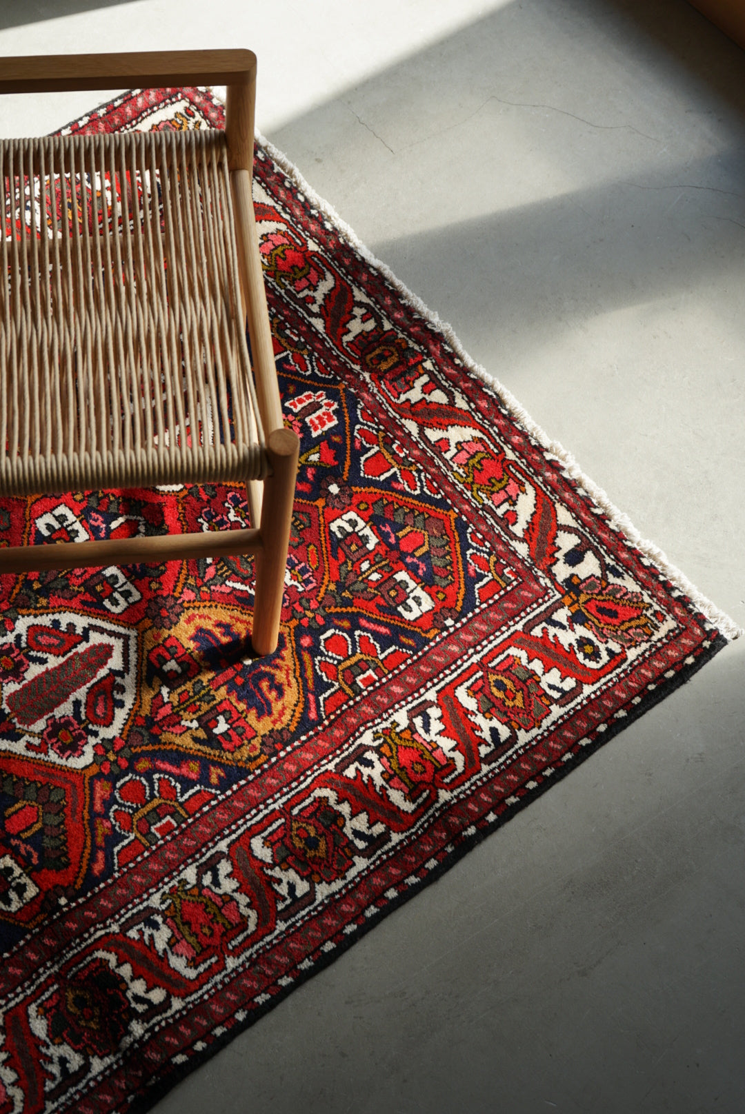 IRAN OLD BAKHTIARI 
SAMAVARI 1950年代 150 × 107 cm / 4'9 × 3'5" ft