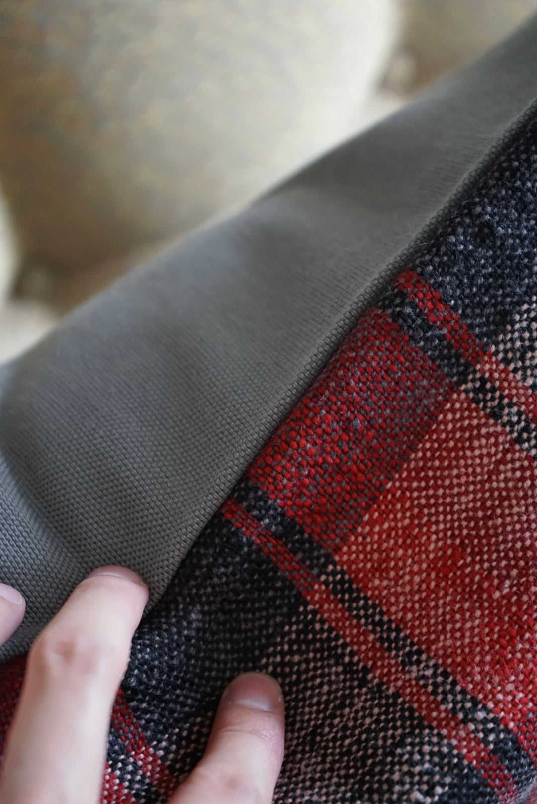 Türkiye Old Kilim Cushion Cover Red , Black Checker Design 45 × 45 cm No.TR25534 / 送料無料・羊毛手織りキリム