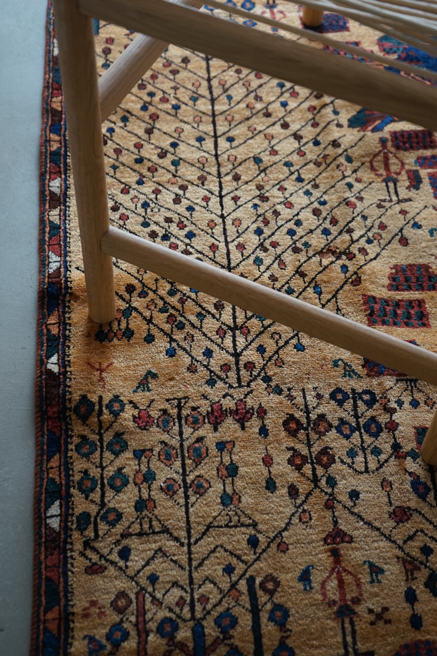 店頭販売 IRAN ANTIQUE QASHQAI SHIRAZ NEYRIZ 1770年代 114 × 129 cm