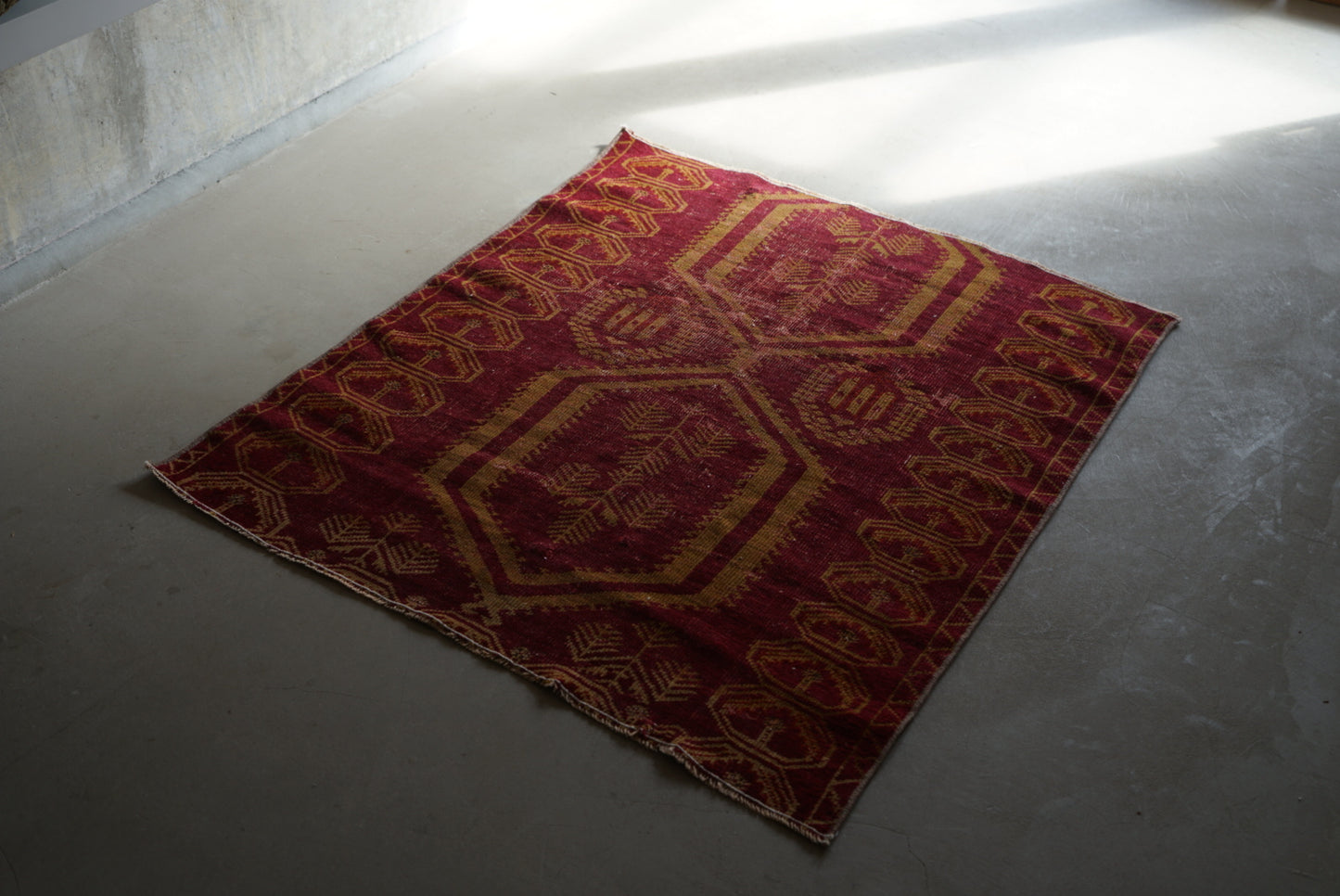 Türkiye Old Oushak Red 110 × 92.5 cm No.TR25330