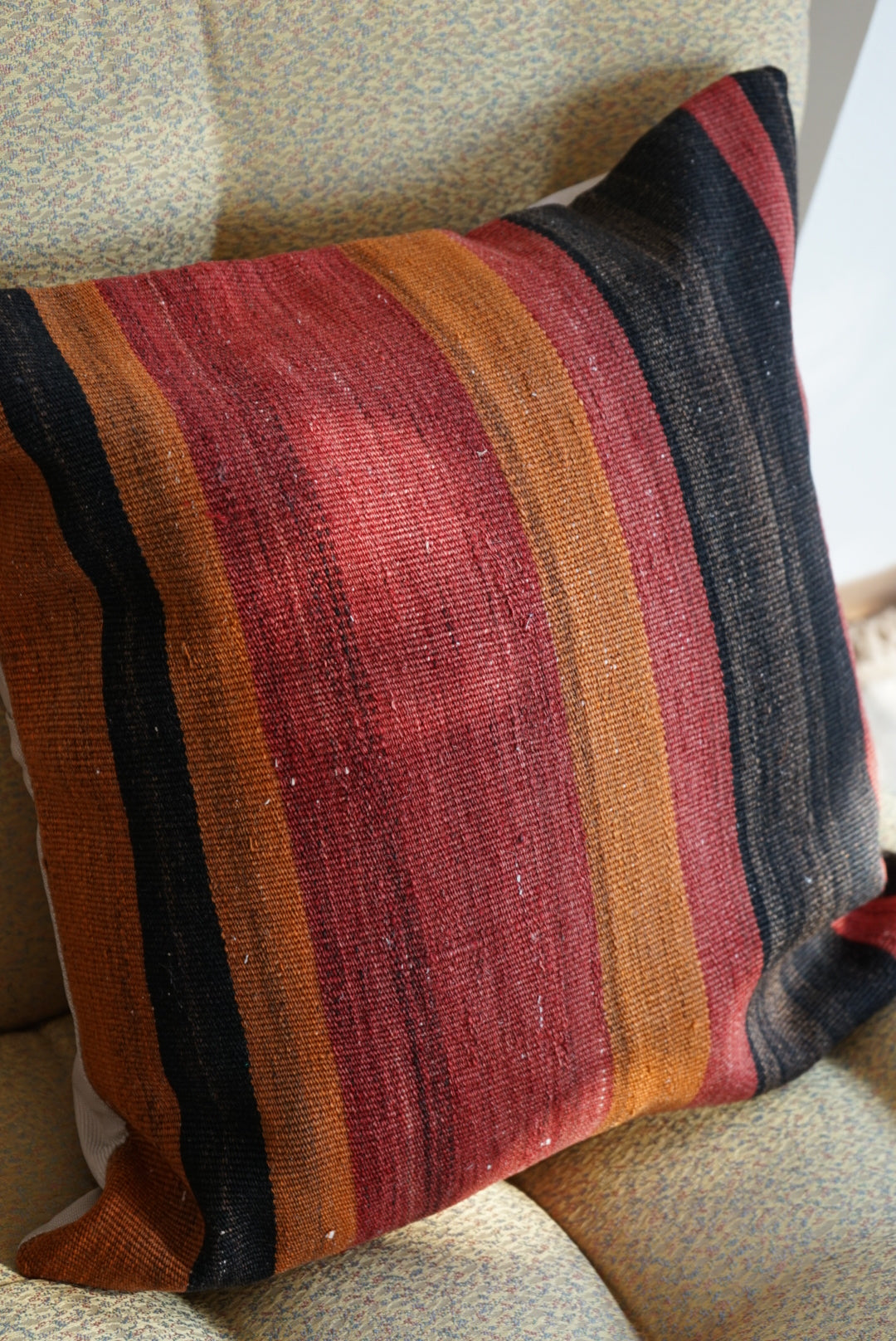 Türkiye Old Kilim Cushion Cover Red , Orange , Black Stripe Design 50 × 50 cm No.TR25561 / 送料無料・羊毛手織りキリム