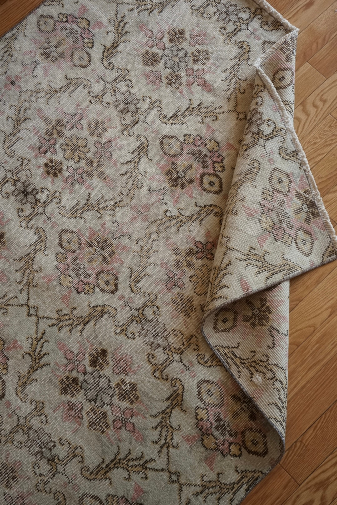 Türkiye Old Isparta Pink Flower 1970年代 179.5 × 134.5 cm No.TR25473