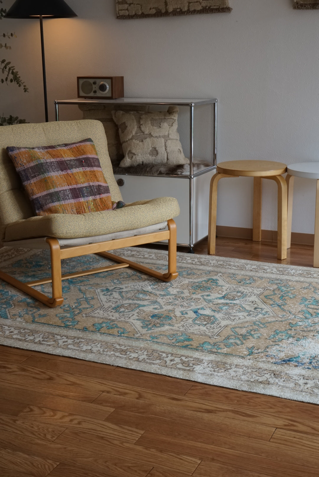 Türkiye Old Oushak Beige , Blue , Medallion 1960年代 227 × 132cm No.TR25454
