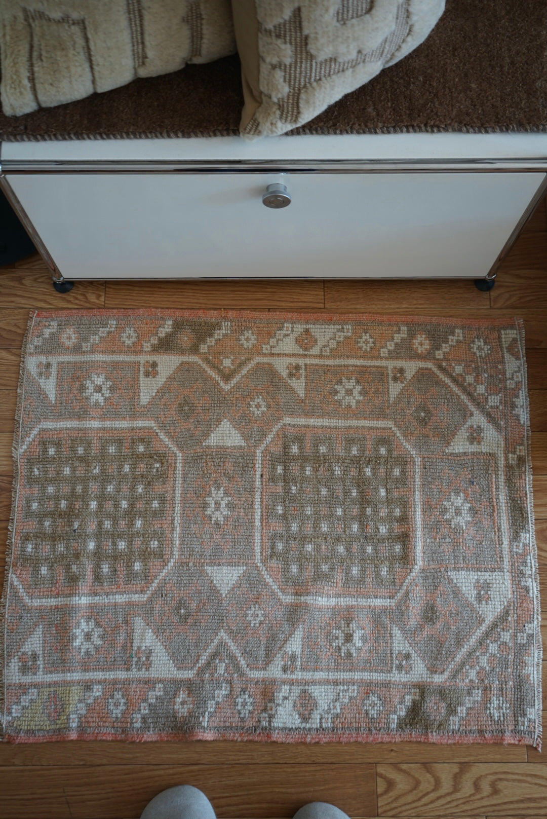 Türkiye Old Oushak Pale Orange 1970年代 85 × 70 cm No.TR25411