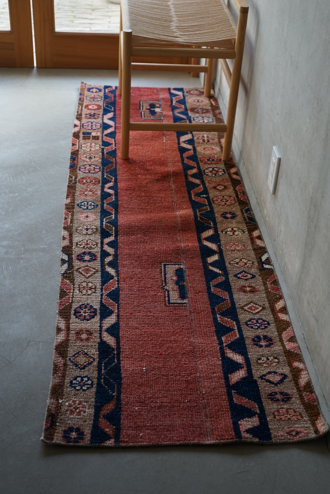 Türkiye Old Oushak Salmon Pink , Navy Runner 1970年代 191 × 60 cm No.TR25271