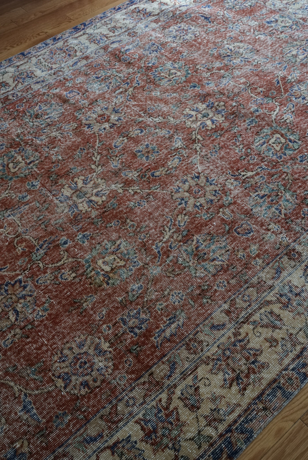 Türkiye Old Isparta Red , Blue Flower Medallion 1970年代 272.5 × 176.5 cm No.TR25508 / 国内送料無料・羊毛手織り絨毯