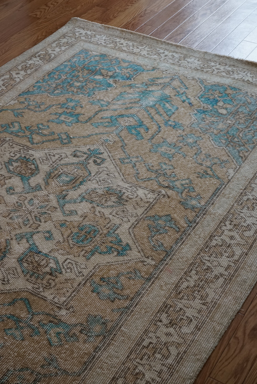 Türkiye Old Oushak Beige , Blue , Medallion 1960年代 227 × 132cm No.TR25454